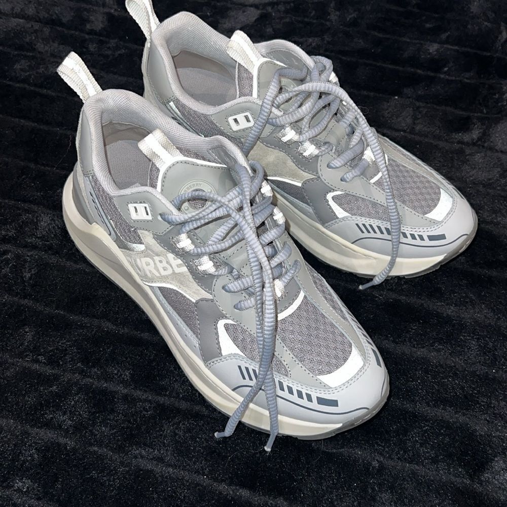 Authentic Burberry Women's Grey Sneakers - Picture 4 of 7